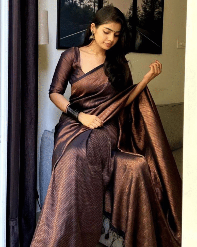 Women Floral Woven Banarasi Saree - Image 2