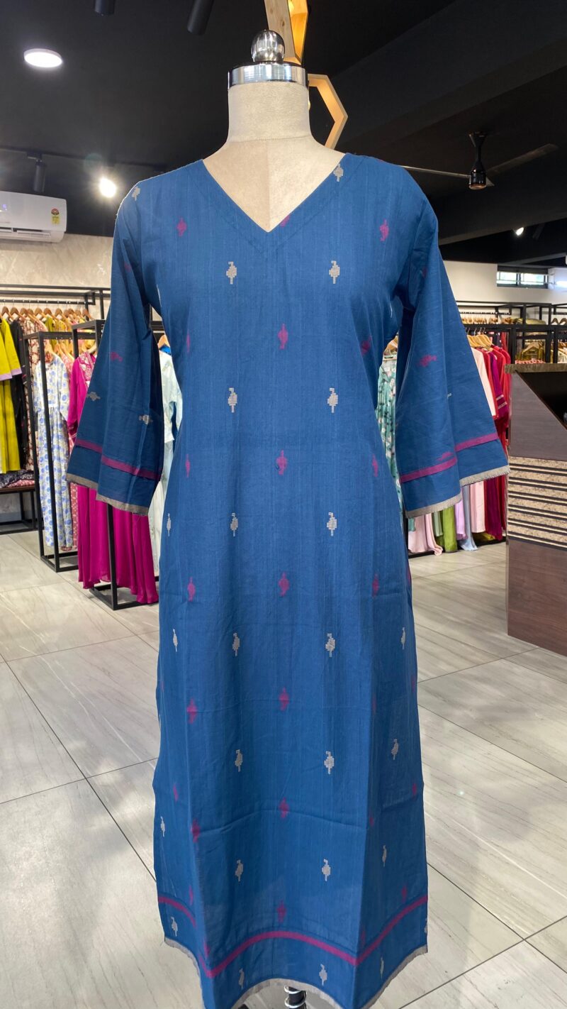 Women Embroidered Straight Kurta